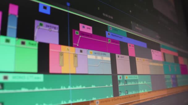 工作时播放宽时间轴光标视频编辑程序编辑器电脑屏幕监视器拍摄 视频编辑器工作 Dolly在音频视频编辑软件中对电脑屏幕进行跟踪拍摄 地底深度低 — 图库视频影像