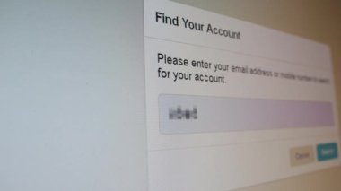 Görünür bir parola sosyal ağ ya da e-posta ekranı piksellerinin parola vuruşunu imzalayan sosyal ağ günlüğü. Bilgisayar ekranının görüntüsü, kamera hareket ediyor, pikseller görünüyor. Şifre gizlenmiş kullanıcı adı bulanıklaştırıldı. Hesap tipi bul.