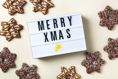 Noel konsepti. Kurabiyeli Xmas geçmişi. Yukarıdan bak, yaratıcı düzlük