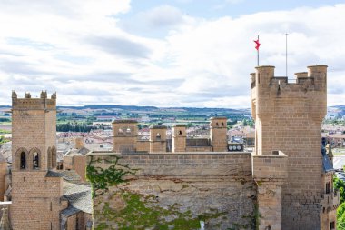 Navarra Kralları Sarayı, Palacio Gerçek kale, popüler İspanyol turizmi