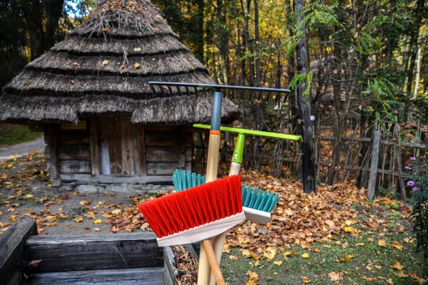 Equipment Cleaning City Street Rake Shovel Broom Stand Fence Park — Stock Photo, Image