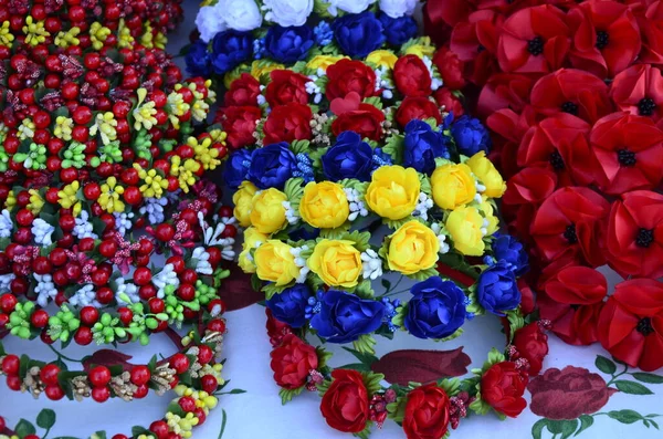 Wieńce Damskie Głowie Sztucznych Kwiatów Kolorowe Wieńce Żeńskie Wykonane Kolorowych — Zdjęcie stockowe
