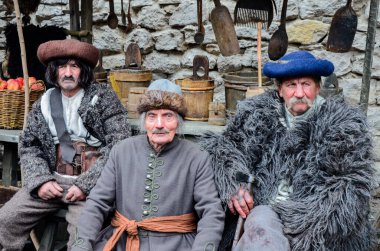 Svirzh Castle.Lviv bölgesi. Ukrayna. 2019. Ukraynalı yönetmen Oles Sanin 'in Dovbush adlı macera filminin çekimleri sırasında bazı anlar.