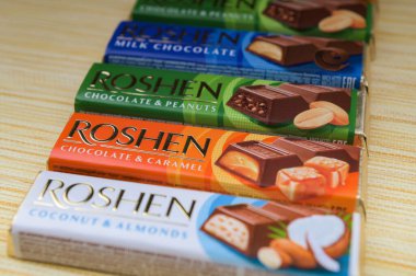 Lviv, Ukrayna. 6 Aralık 2023 Roshen çikolata, çikolata üretimi. Ukrayna şekerleme üretimi. Roshen Şekerleme Şirketi tarafından yapıldı..