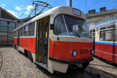Lviv.Ukrayna. 24 Ağustos 2023 Lviv.T4 SU tramvaylarının sergilendiği sergi..