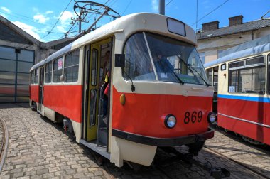 Lviv.Ukrayna. 24 Ağustos 2023 Lviv.T4 SU tramvaylarının sergilendiği sergi..