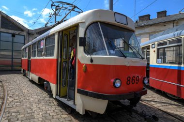 Lviv.Ukrayna. 24 Ağustos 2023 Lviv.T4 SU tramvaylarının sergilendiği sergi..