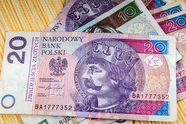 Bir sürü Polonya Zloti Banknotları. Polonya banknotları: 10, 20, 50, 200 zloti..