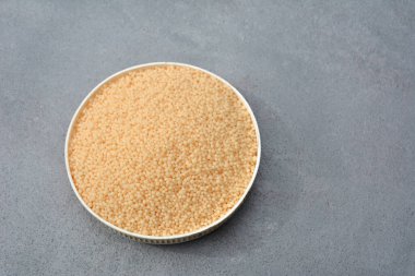 Boncuk şeklinde amonyum nitrat mükemmel bir gübredir. Mineral gübre..