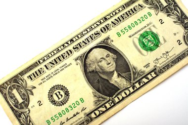 Beyaz arka plan üzerinde izole bir dolar