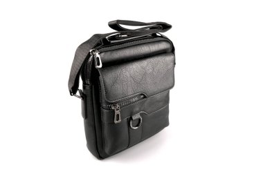 İzole edilmiş erkek omuz çantası beyaz üzerine. Erkek omuz çantası ve el çantası..