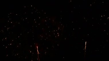 Havai fişekler Tayland 'da Pattaya' da 24-25 Kasım 2023 tarihlerinde farklı model stilleri ve renk tonlarını gösteriyor..