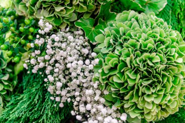 Güzel çiçek süslemeleri, çiçek arka planı, düğün dekorasyonu, gül deseni, renkli arka plan, bir demet çiçek.