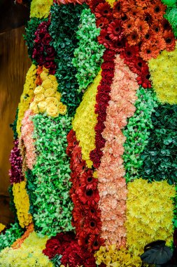 Güzel çiçek süslemeleri, çiçek arka planı, düğün dekorasyonu, gül deseni, renkli arka plan, bir demet çiçek.