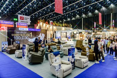 Bitec Bangna 'daki Mobilya Mega Satış Sergisi' nin iç görüntüsü. Bangkok, Tayland - 26 Ocak 2025.