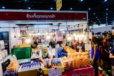 Sergi etkinliği, birçok yerli ve turistin geldiği Kraliçe Sirikit Ulusal Kongre Merkezi 'nde (QSNCC) Tayland ve Denizaşırı Seyahat etkinliği. Bangkok, Tayland. - 9 Mart 2025.