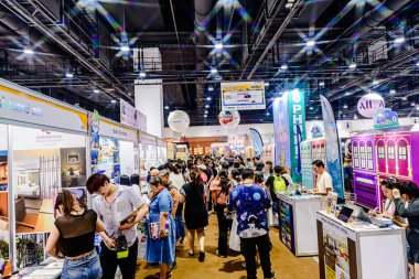 Sergi etkinliği, birçok yerli ve turistin geldiği Kraliçe Sirikit Ulusal Kongre Merkezi 'nde (QSNCC) Tayland ve Denizaşırı Seyahat etkinliği. Bangkok, Tayland. - 9 Mart 2025.