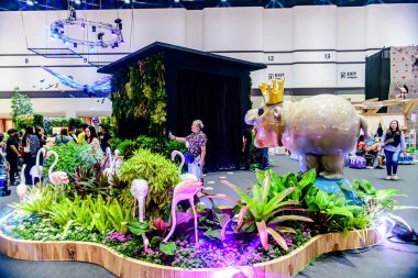 Bangkok, Tayland. - 28 Mart 2025: Bangkok 'taki QSNCC' de 2025 Tayland Turizm Festivali 'nde birçok yerli, ziyaretçi ve turist alışverişe geldi..