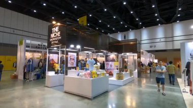 Tayland 'daki QSNCC' de 2025 sayılı Style Bangkok etkinliği. Bir sürü yerli insan alışveriş için kendi çıkarları doğrultusunda geliyor. Bangkok, Tayland. - 5 Nisan 2025.