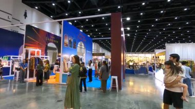 Tayland 'daki QSNCC' de 2025 sayılı Style Bangkok etkinliği. Bir sürü yerli insan alışveriş için kendi çıkarları doğrultusunda geliyor. Bangkok, Tayland. - 5 Nisan 2025.