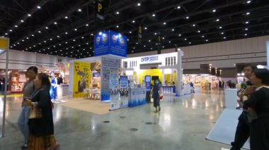 Tayland 'daki QSNCC' de 2025 sayılı Style Bangkok etkinliği. Bir sürü yerli insan alışveriş için kendi çıkarları doğrultusunda geliyor. Bangkok, Tayland. - 5 Nisan 2025.