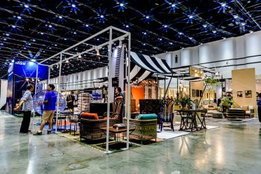 Tayland 'daki QSNCC' de 2025 sayılı Style Bangkok etkinliği. Bir sürü yerli insan alışveriş için kendi çıkarları doğrultusunda geliyor. Bangkok, Tayland. - 5 Nisan 2025.