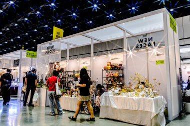 Tayland 'daki QSNCC' de 2025 sayılı Style Bangkok etkinliği. Bir sürü yerli insan alışveriş için kendi çıkarları doğrultusunda geliyor. Bangkok, Tayland. - 5 Nisan 2025.