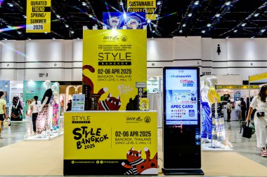 Tayland 'daki QSNCC' de 2025 sayılı Style Bangkok etkinliği. Bir sürü yerli insan alışveriş için kendi çıkarları doğrultusunda geliyor. Bangkok, Tayland. - 5 Nisan 2025.