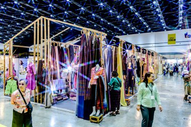 Tayland 'daki QSNCC' de 2025 sayılı Style Bangkok etkinliği. Bir sürü yerli insan alışveriş için kendi çıkarları doğrultusunda geliyor. Bangkok, Tayland. - 5 Nisan 2025.