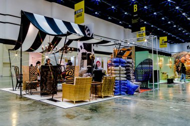 Tayland 'daki QSNCC' de 2025 sayılı Style Bangkok etkinliği. Bir sürü yerli insan alışveriş için kendi çıkarları doğrultusunda geliyor. Bangkok, Tayland. - 5 Nisan 2025.