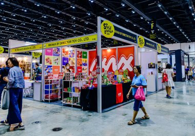 Tayland 'daki QSNCC' de 2025 sayılı Style Bangkok etkinliği. Bir sürü yerli insan alışveriş için kendi çıkarları doğrultusunda geliyor. Bangkok, Tayland. - 5 Nisan 2025.