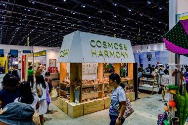 Tayland 'daki QSNCC' de 2025 sayılı Style Bangkok etkinliği. Bir sürü yerli insan alışveriş için kendi çıkarları doğrultusunda geliyor. Bangkok, Tayland. - 5 Nisan 2025.