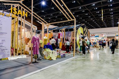 Tayland 'daki QSNCC' de 2025 sayılı Style Bangkok etkinliği. Bir sürü yerli insan alışveriş için kendi çıkarları doğrultusunda geliyor. Bangkok, Tayland. - 5 Nisan 2025.