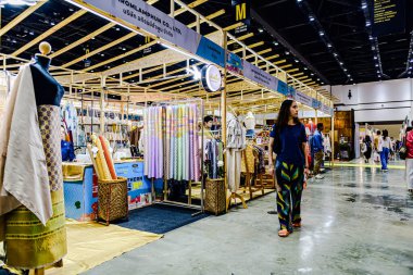 Tayland 'daki QSNCC' de 2025 sayılı Style Bangkok etkinliği. Bir sürü yerli insan alışveriş için kendi çıkarları doğrultusunda geliyor. Bangkok, Tayland. - 5 Nisan 2025.