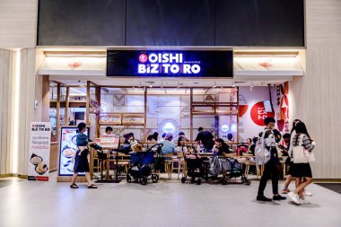Bangkok, Tayland. - 1 Mayıs 2025, Tayland 'daki Hayvan Fuarı QSNCC' de. Ziyaretçiler, alışveriş için kendi hayvanlarını getirebilir ve şovdaki diğer hayvanlarla eğlenebilirler..