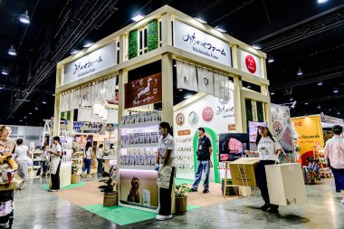 QSNCC 'de Tayland' daki Hayvan Fuarı 'nda. Ziyaretçiler, alışveriş için kendi hayvanlarını getirebiliyor ve şovdaki diğer evcil hayvanlarla eğlenebiliyorlar. Bangkok, Tayland. - 1 Mayıs 2025.