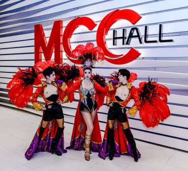 Bangkok 'un Bangkapi bölgesinde, MCC Hall' daki M Life Store 'da We All Pride Thailand' ın kampanya etkinliği. Yerel halk mutlu bir şekilde buluşmayı sever. Bangkok, Tayland. - 24 Mayıs 2025.