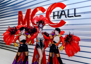 Bangkok 'un Bangkapi bölgesinde, MCC Hall' daki M Life Store 'da We All Pride Thailand' ın kampanya etkinliği. Yerel halk mutlu bir şekilde buluşmayı sever. Bangkok, Tayland. - 24 Mayıs 2025.