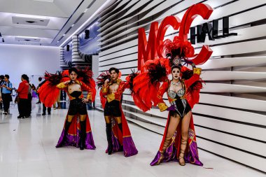 Bangkok 'un Bangkapi bölgesinde, MCC Hall' daki M Life Store 'da We All Pride Thailand' ın kampanya etkinliği. Yerel halk mutlu bir şekilde buluşmayı sever. Bangkok, Tayland. - 24 Mayıs 2025.