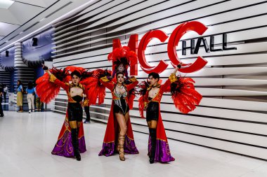 Bangkok 'un Bangkapi bölgesinde, MCC Hall' daki M Life Store 'da We All Pride Thailand' ın kampanya etkinliği. Yerel halk mutlu bir şekilde buluşmayı sever. Bangkok, Tayland. - 24 Mayıs 2025.