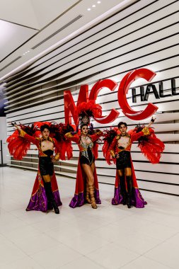 Bangkok 'un Bangkapi bölgesinde, MCC Hall' daki M Life Store 'da We All Pride Thailand' ın kampanya etkinliği. Yerel halk mutlu bir şekilde buluşmayı sever. Bangkok, Tayland. - 24 Mayıs 2025.