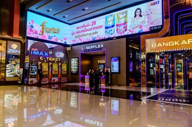 Bangkok, Tayland. - 22 Mayıs 2025: Bangkapi bölgesindeki M Life Store 'daki farklı marka dükkanlarının iç görünümü, Tayland.