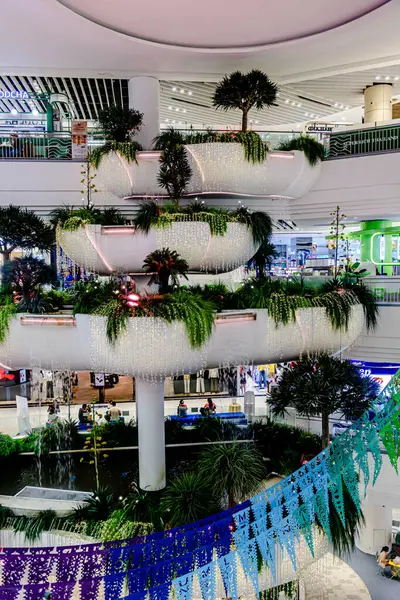 Bangkok, Tayland. - 22 Mayıs 2025: Bangkapi bölgesindeki M Life Store 'daki farklı marka dükkanlarının iç görünümü, Tayland.