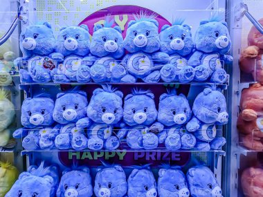 Central Rama9 'da iç mekan, Coin' in işlettiği oyun makineleri turistler ve yerel ziyaretçiler için şanslarını deneyebilsinler diye alışveriş merkezi eğlence alanı. Bangkok, Tayland. - 6 Haziran 2025.