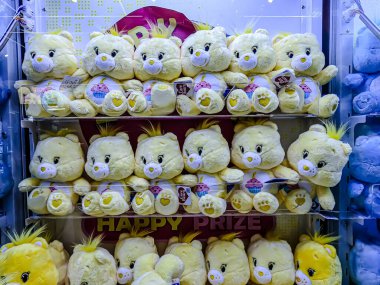 Central Rama9 'da iç mekan, Coin' in işlettiği oyun makineleri turistler ve yerel ziyaretçiler için şanslarını deneyebilsinler diye alışveriş merkezi eğlence alanı. Bangkok, Tayland. - 6 Haziran 2025.