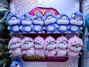 Central Rama9 'da iç mekan, Coin' in işlettiği oyun makineleri turistler ve yerel ziyaretçiler için şanslarını deneyebilsinler diye alışveriş merkezi eğlence alanı. Bangkok, Tayland. - 6 Haziran 2025.