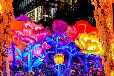 Icon Siyam alışveriş merkezi, nehir kenarındaki parkta YUYUAN Fener Festivali düzenliyor. Turistler ve yerel halk tarafından ziyaret ediliyor. Bangkok, Tayland. - 3 Temmuz 2025.