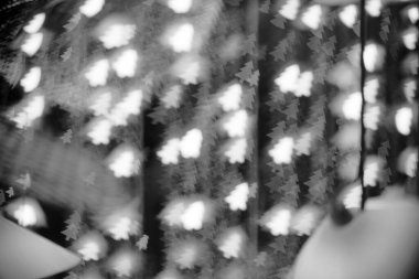 Farklı desen biçimlerinde siyah ve beyaz arkaplan dokusu ya odak noktasında, ya da bulanık görünümde, bazıları iç veya dış tasarım için gri tonda.