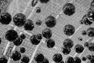 Farklı desen biçimlerinde siyah ve beyaz arkaplan dokusu ya odak noktasında, ya da bulanık görünümde, bazıları iç veya dış tasarım için gri tonda.