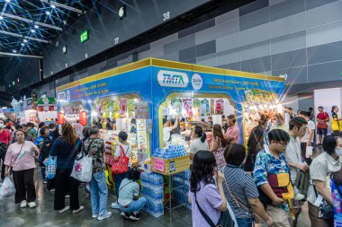 Bangkok, Tayland - 27 Haziran 2025: Bitec Bangna 'da düzenlenen Tayland Sağlık, Seyahat, Moda ve Turizm Sergisi.